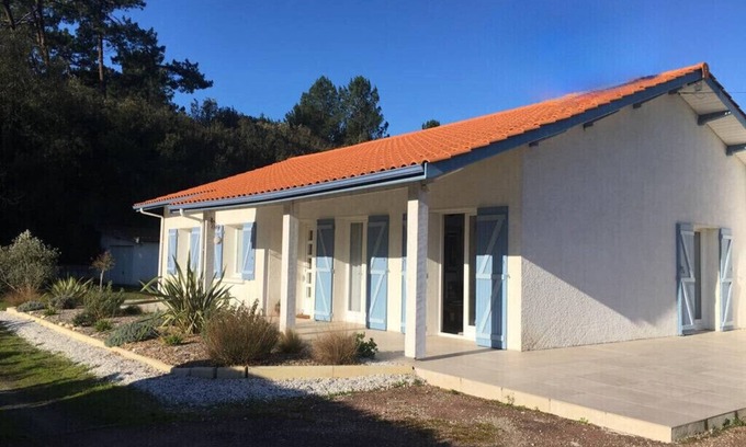 Le Verdon-sur-Mer House | Charming 3 bedroom house, 1km ocean beaches