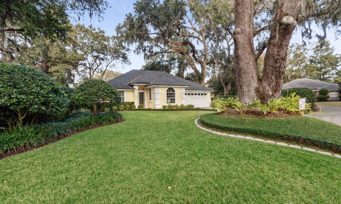 Amelia City House | Charming 3-Bedroom Home in Fernandina Beach - Perfect for Family Getaways!