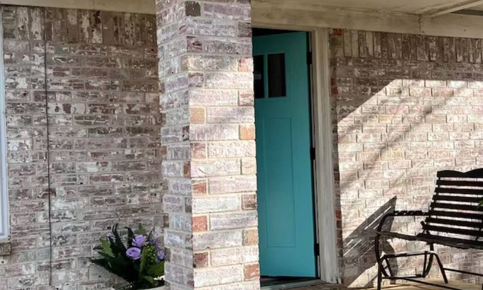 Broken Bow House | Charming 3-bedroom 2-full bathroom house in enchanting Broken Bow with WiFi, AC.