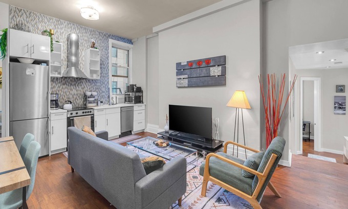 Rose Hill Apartment | Charming 3-bedroom apartment in brilliant New York with WiFi, AC