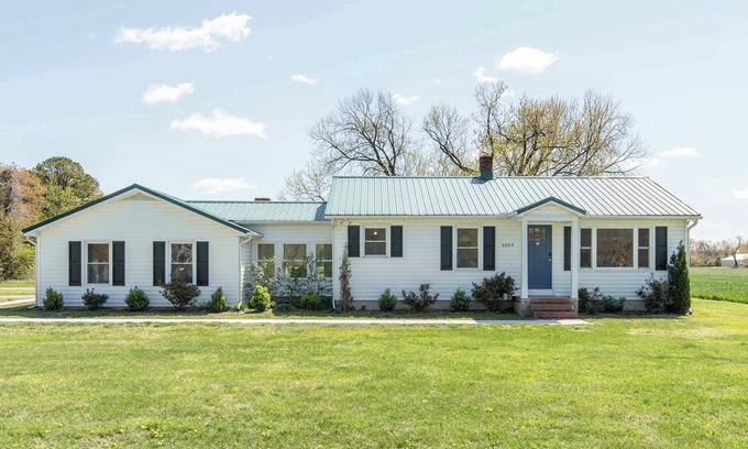 Wittman House | Charming 3 Bedroom Cottage – 6 Miles to St. Michaels