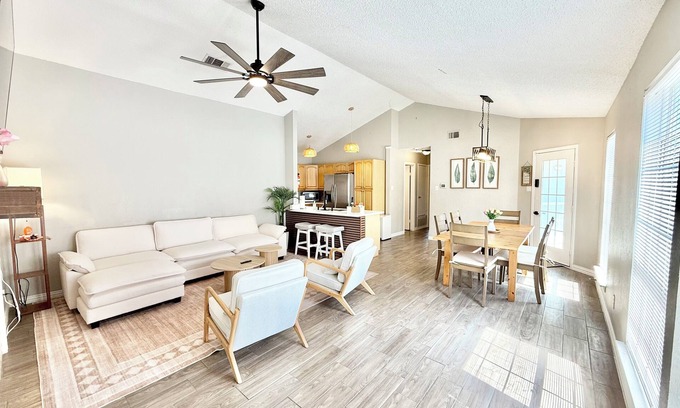Lewisville House | Charming 3-bedroom house in delightful Lewisville with AC, WiFi