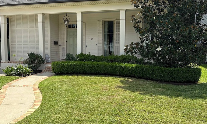 Bonnabel Place House | Charming 3-bedroom house with WiFi, AC in peaceful Metairie.