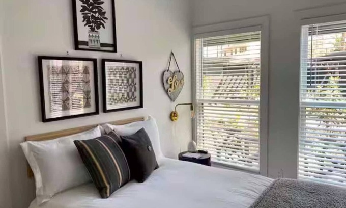 Concord House | Charming 3-bedroom house with WiFi, AC in lovely Concord
