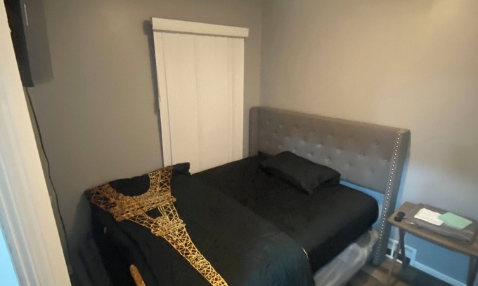 Detroit House | Charming 3-bedroom house in welcoming Detroit with WiFi, AC
