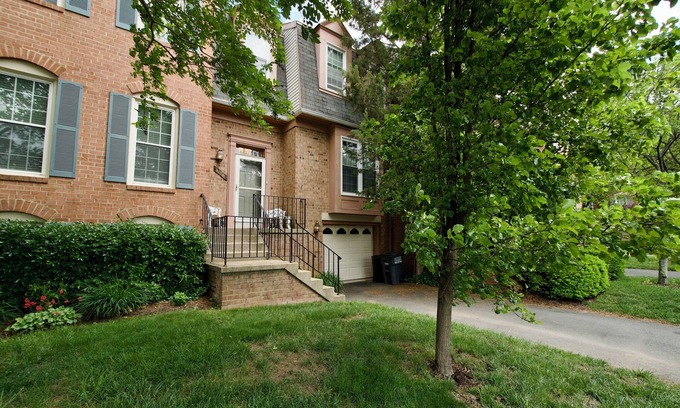 Fairfax House | Charming 3-bedroom house in the heart of Fairfax