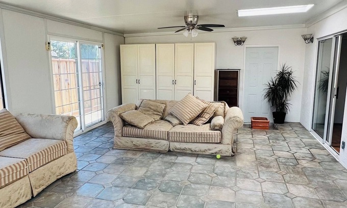 Fremont House | Charming 3-bedroom house with WiFi and AC in wonderful Fremont
