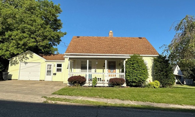 Erie House | Charming 3-bedroom house with WiFi and AC in Erie