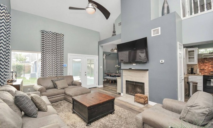 Barker House | Charming 3-bedroom patio house in peaceful Champions near Golf Course.