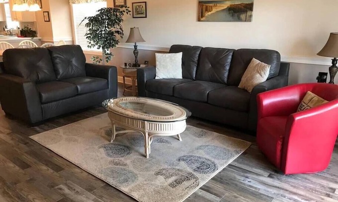Central Myrtle Beach Apartment | Charming 3 Bedroom Condo in Myrtlewood
