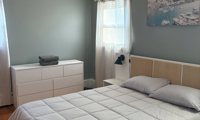 Northwest Yonkers House | Charming 3-bedrooms in a private house w/AC and WiFi 30min drive to Midtown NYC