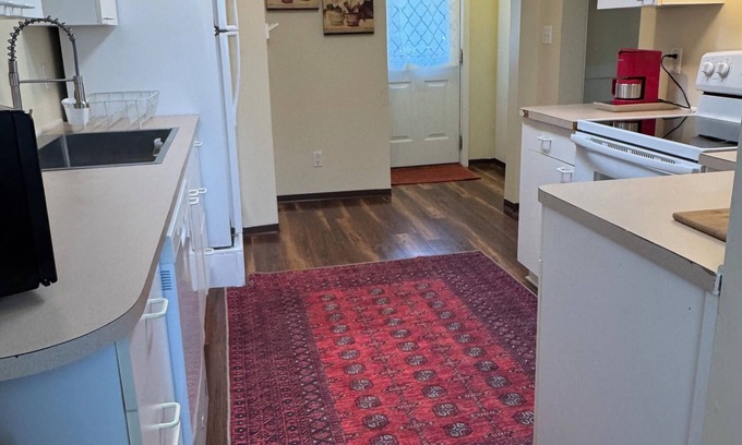 Dayton House | Charming 3 BR 2 Bath in historic Dayton. Exclusive and ready for your visit!