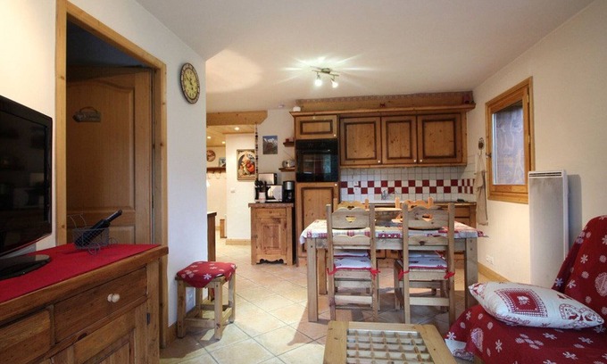 Les Carroz-d'Araches Apartment | Charming 3-Room Apt for 6 with 2 Baths, Parking, Near Ski Bus