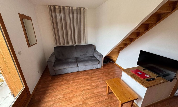 Saint-Etienne-en-Devoluy Ski Chalet | Charming 3-Room Duplex Chalet with Pool Access in Le Hameau du Puy, Superdevoluy