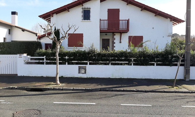 Hendaye House | Charming 3-Star Beach House, Ideal for Families, with Garden and Parking