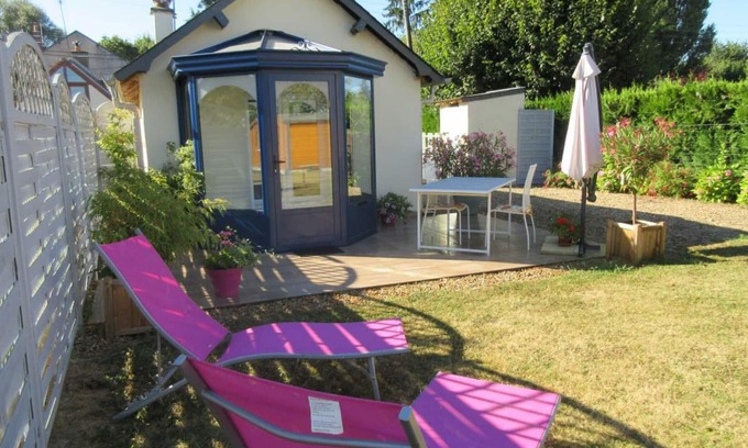 Limeray Cottage | Charming 33m² Cottage in Loire Valley with Private Garden, Near Castles & Vineyards