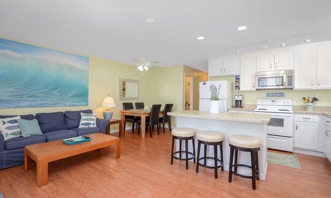 North Ocean City Condo | Charming 3BR 2BA Unit, Close to the Beach, Great Restaurants and Shopping!