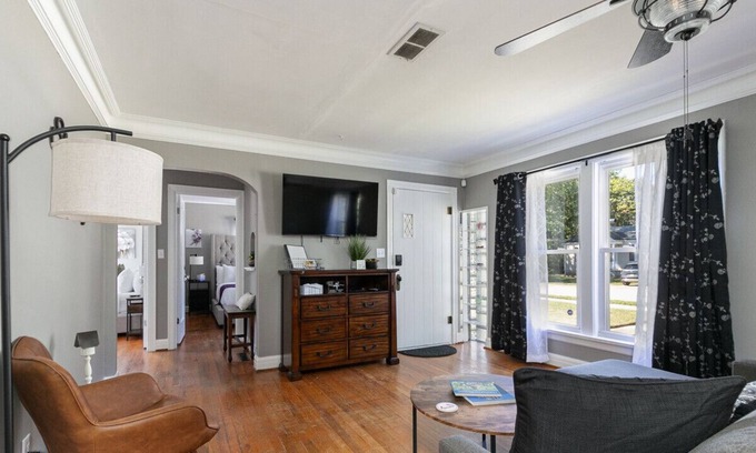 Springfield House | Charming 3BR Home near MSU - Ideal for Families and Friends!