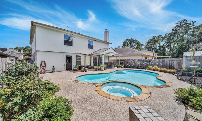 Spring House | Charming 4-bedroom house with AC and WiFi in Spring