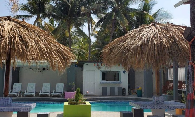 La Libertad House | Charming 4-bedroom house with AC and WiFi in delightful La Libertad