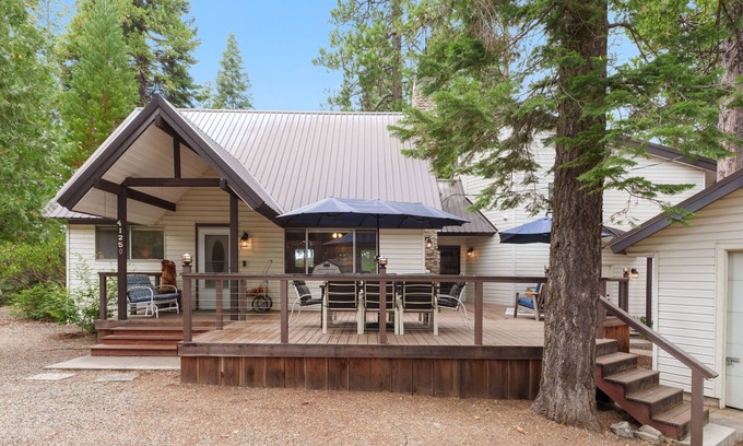 Shaver Lake Cabin | Charming 4-Bedroom Cabin Retreat in Shaver Lake