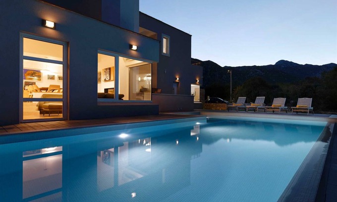 Zagvozd Villa | Charming 4-BR Villa Getaway for 8, with stunning view and pool