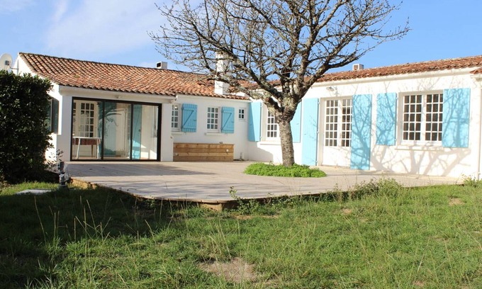 Saint-Denis-d'Oleron House | Charming 4-Bedroom House Near Beach, Port & Shops - Sleeps 9