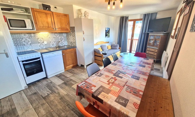 Valfrejus Apartment | Charming 4-Room Apartment for 8, Near Slopes in Valfréjus