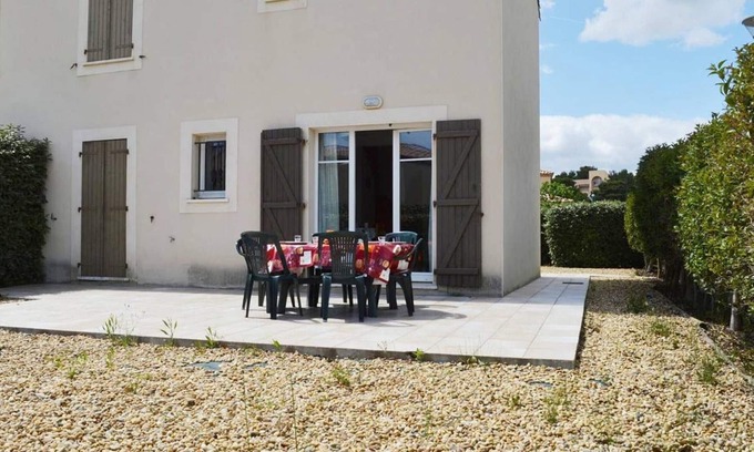Narbonne-Plage House | Charming 4-Room Mezzanine House, 300m to Beach, Sleeps 7, Narbonne Plage