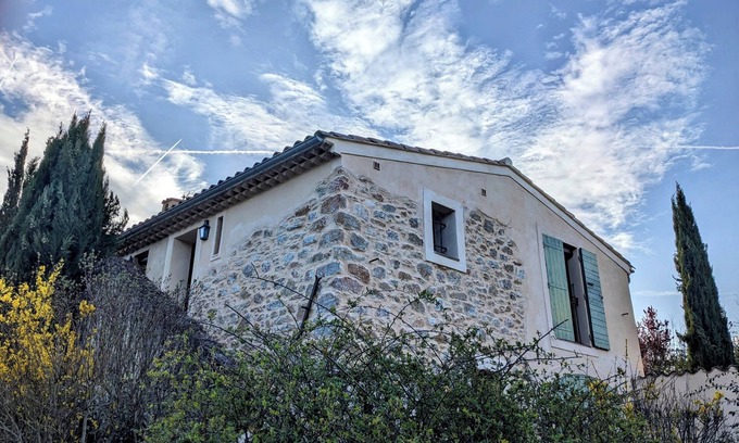Ollieres Apartment | Charming 40m2 apartment in a Napoleonic Tuilière, ideal for couples.