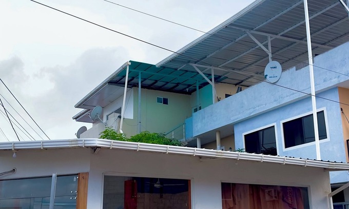 Puerto Baquerizo Moreno Hotel | Charming 5-bedroom hotel with WiFi, AC in enjoyable San Cristobal - Galápagos