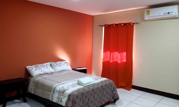 Managua Hotel | Charming 8-units hotel in lovely Managua with AC near the airport
