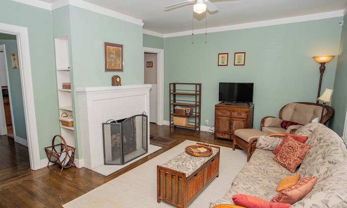 West Alameda House | Charming Alameda Getaway, Easy SF Access via Ferry