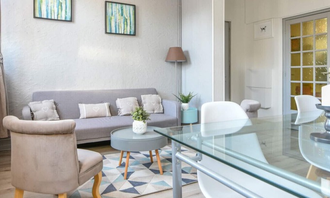 Bethune Apartment | Charming and calm flat with parking at the heart of Béthune - Welkeys