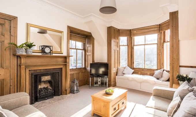 North Berwick Apartment | Charming and comfortable apartment, centrally located with easy parking access. Sleeps 4