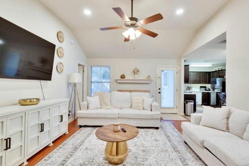 Kyle House | Charming and Comfort 3BR/2BA Retreat in Kyle