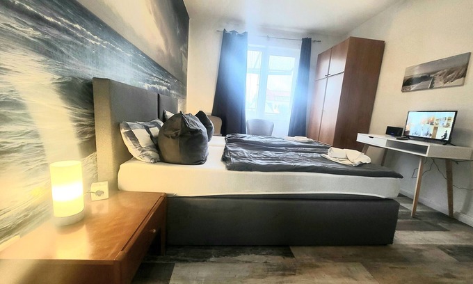 Cuxhaven Hotel | "Charming and Cozy Hotel in Cuxhaven City Center, Steps from the Harbor