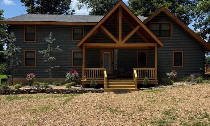 Doniphan Cabin | Charming and spacious cabin on Current River. Hunters welcome!