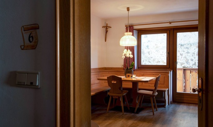 Lajen Apartment | Charming Apartment 6 "Zur Sonne" with Mountain View & Garden