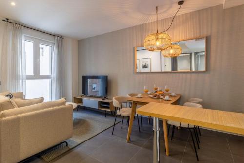 Barrio de La Latina Apartment | Charming Apartment for 3 in La Latina Steps from El Rastro Latina Toledo VIII