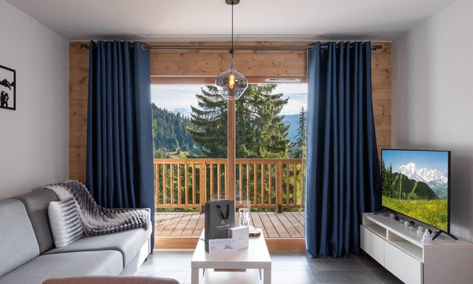 Les Saisies Apartment | Charming apartment for 6, La Forêt area, parking, linens included, ski locker