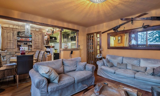 Courchevel Apartment | Charming Apartment in Courchevel 1850 with Fireplace and Parking
