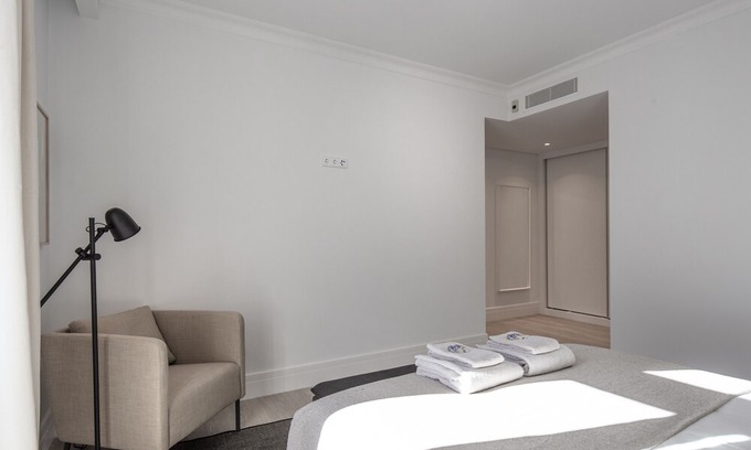 Santos House | Charming Apartment in a Private Condominium with Pool (2B)