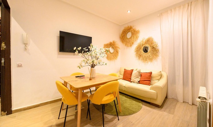 Barrio de La Latina Apartment | Charming Apartment in La Latina with Shared Patio PAL10