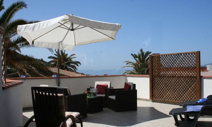 Capoliveri Apartment | Charming apartment just 3 minutes walk to the sandy beach
