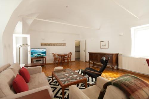 Ljubljana Old Town Apartment | Charming apartment Laura Tour As Ljubljana by Town Hall