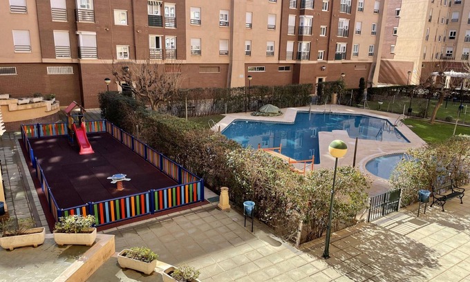 Poniente-Sur Apartment | Charming Apartment with Pool & Garage in Córdoba's Prime Shopping District