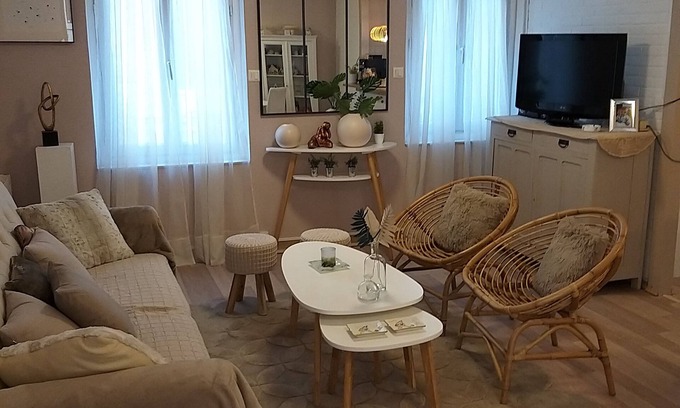 Agen Apartment | Charming apartment with free parking nearby. Wifi
