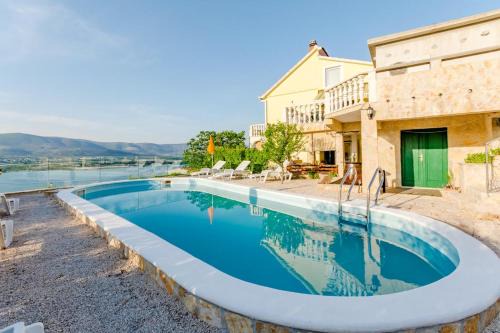 Mastrinka Apartment | Charming apartment with private pool in Mastrinka - 98 sqm