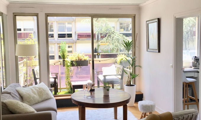 Quartier de l'Ecole-Militaire Apartment | Charming Appartment in the Heart of Paris